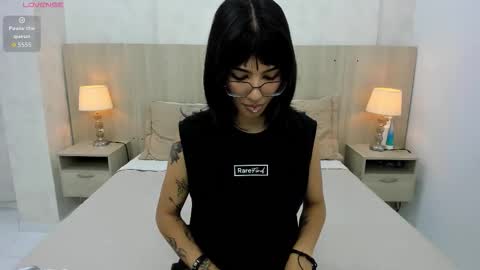 Emily Rojas online show from October 14, 7:25 pm