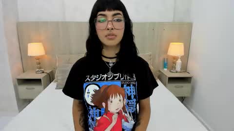 Emily Rojas online show from November 7, 7:36 pm