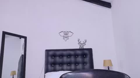 skinny_hottie18 online show from February 12, 8:18 pm