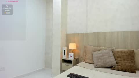 Snapshot of skinny_lilly chatting on November 29, 7:28 pm lilly online show from November 29, 7:28 pm