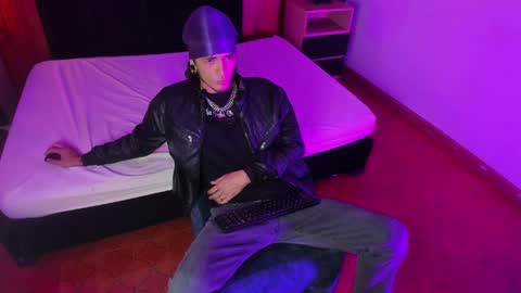 Mac online show from April 8, 12:38 pm