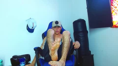 Snapshot of skinny_marked chatting on January 18, 6:21 pm skinny marked online show from January 18, 6:21 pm