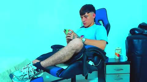 Snapshot of skinny_marked chatting on October 25, 12:40 am skinny marked online show from October 25, 12:40 am