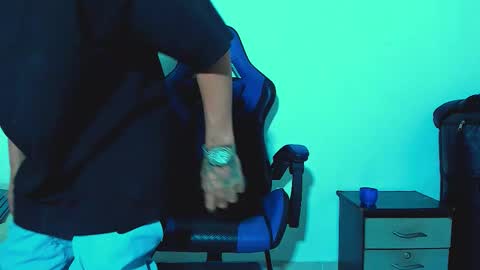 Snapshot of skinny_marked chatting on November 5, 12:43 am skinny marked online show from November 5, 12:43 am