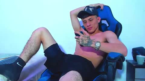 Snapshot of skinny_marked chatting on November 21, 3:54 pm skinny marked online show from November 21, 3:54 pm