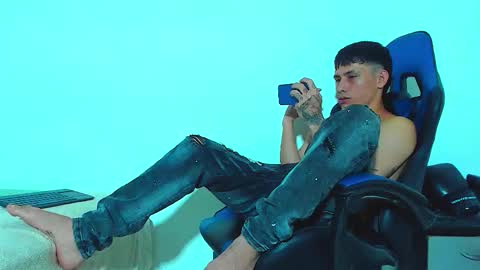 Snapshot of skinny_marked chatting on November 22, 4:00 am skinny marked online show from November 22, 4:00 am