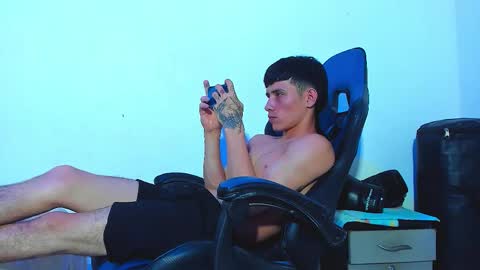 Snapshot of skinny_marked chatting on December 13, 7:53 pm skinny marked online show from December 13, 7:53 pm