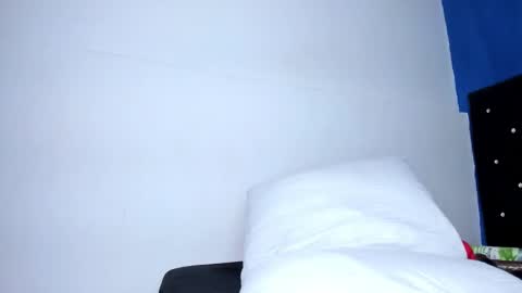 Snapshot of skinnycollins chatting on October 14, 1:28 am Skinny online show from October 14, 1:28 am