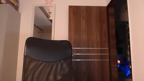 jesica online show from November 5, 5:18 am