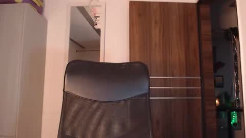 Snapshot of skinnyflak7 chatting on November 6, 7:09 am jesica online show from November 6, 7:09 am