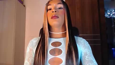 jesica online show from February 8, 8:40 am