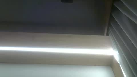 skinnykittencam online show from November 26, 7:15 pm