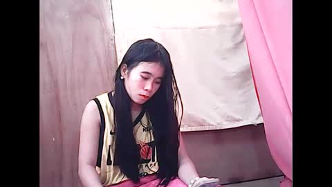 Skinnypinay318706 online show from December 2, 4:42 am