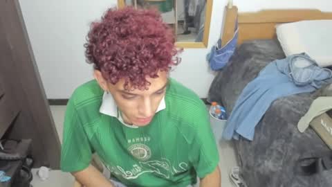 skinnypipe15 online show from October 27, 4:05 am