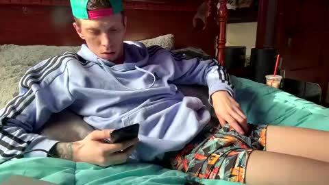 Snapshot of skittles933 chatting on February 25, 2:11 pm Skittles online show from February 25, 2:11 pm