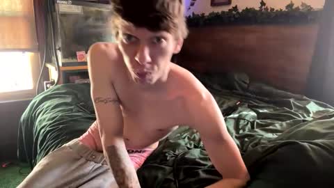 Snapshot of skittles933 chatting on March 1, 3:58 pm Skittles online show from March 1, 3:58 pm