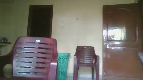 Snapshot of sklavepappu143 chatting on November 6, 5:52 am Indianslut1431 online show from November 6, 5:52 am