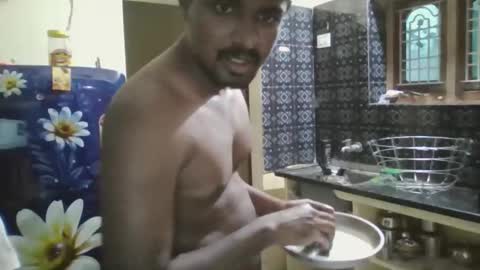 Snapshot of sklavepappu143 chatting on November 20, 11:43 am Indianslut1431 online show from November 20, 11:43 am