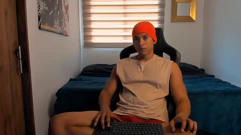 Snapshot of skull_prospect chatting on December 11, 2:11 pm Liam Vokov online show from December 11, 2:11 pm