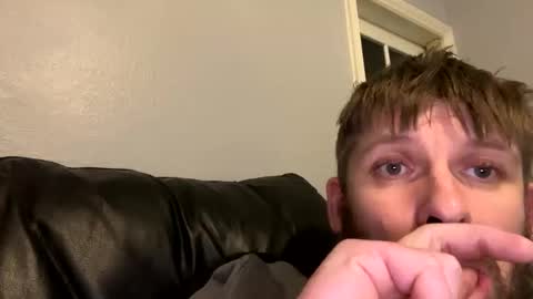 Snapshot of skuzzy25 chatting on December 22, 4:28 am skuzzy25 online show from December 22, 4:28 am