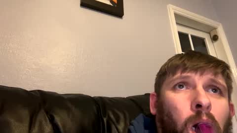 Snapshot of skuzzy25 chatting on December 29, 1:13 am skuzzy25 online show from December 29, 1:13 am