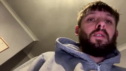 Snapshot of skuzzy25 chatting on January 5, 2:27 am skuzzy25 online show from January 5, 2:27 am