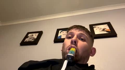 Snapshot of skuzzy25 chatting on January 16, 1:48 am skuzzy25 online show from January 16, 1:48 am