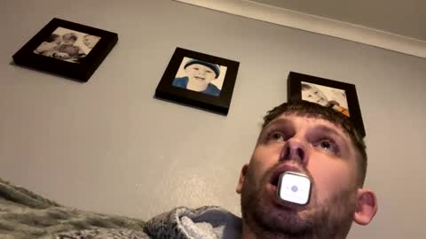 Snapshot of skuzzy25 chatting on January 19, 12:49 am skuzzy25 online show from January 19, 12:49 am