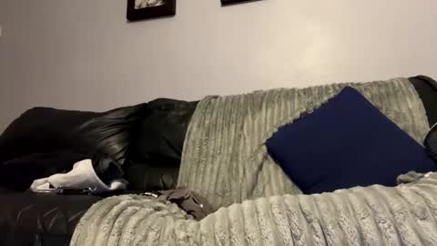 Snapshot of skuzzy25 chatting on January 21, 1:39 am skuzzy25 online show from January 21, 1:39 am