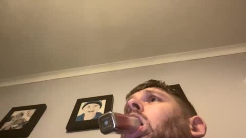 Snapshot of skuzzy25 chatting on January 28, 12:05 am skuzzy25 online show from January 28, 12:05 am