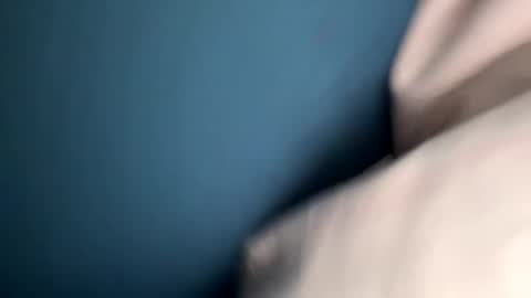 Snapshot of skuzzy25 chatting on February 15, 7:06 am skuzzy25 online show from February 15, 7:06 am