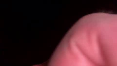 Snapshot of skuzzy25 chatting on February 17, 3:25 am skuzzy25 online show from February 17, 3:25 am