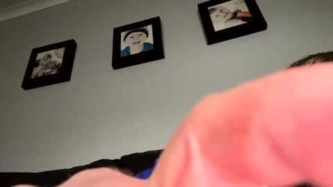 Snapshot of skuzzy25 chatting on February 22, 10:18 am skuzzy25 online show from February 22, 10:18 am