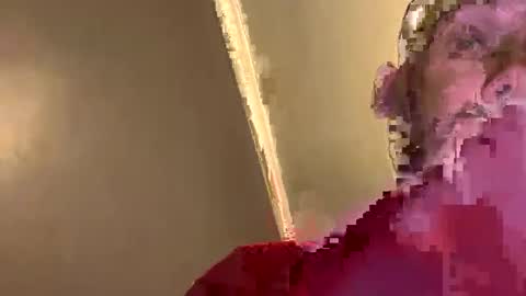 Snapshot of skuzzy25 chatting on March 2, 1:15 am skuzzy25 online show from March 2, 1:15 am