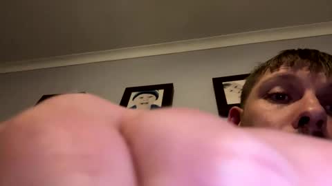 Snapshot of skuzzy25 chatting on March 2, 5:12 am skuzzy25 online show from March 2, 5:12 am