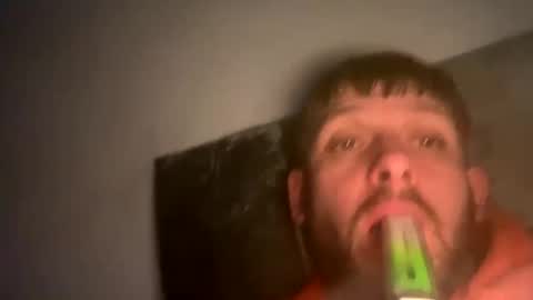 Snapshot of skuzzy25 chatting on March 4, 1:34 am skuzzy25 online show from March 4, 1:34 am