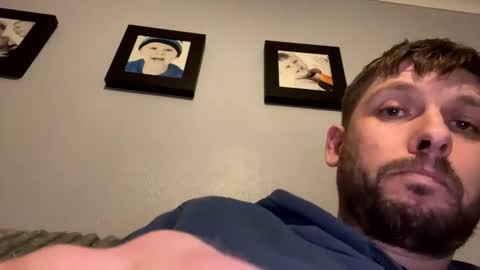 Snapshot of skuzzy25 chatting on March 7, 2:57 am skuzzy25 online show from March 7, 2:57 am