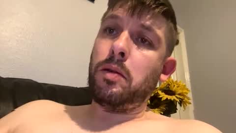 Snapshot of skuzzy25 chatting on September 10, 6:02 am skuzzy25 online show from September 10, 6:02 am