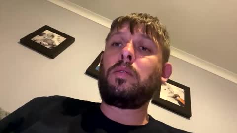 Snapshot of skuzzy25 chatting on September 27, 7:19 pm skuzzy25 online show from September 27, 7:19 pm