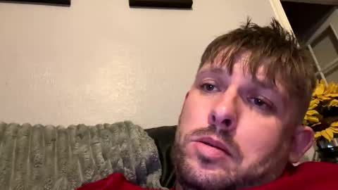 Snapshot of skuzzy25 chatting on October 30, 2:24 am skuzzy25 online show from October 30, 2:24 am