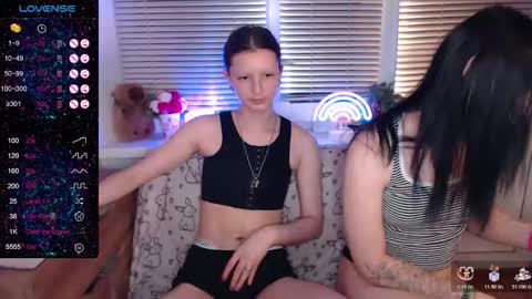 Snapshot of sky9669 chatting on October 24, 3:52 pm Iska Im genderfluid theyheshenot use ht have reasons and Mia my t-gf sheher online show from October 24, 3:52 pm