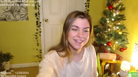 Snapshot of skybella_ chatting on December 29, 1:28 pm Skylar online show from December 29, 1:28 pm