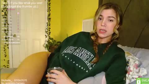 Snapshot of skybella_ chatting on February 4, 4:50 pm Skylar online show from February 4, 4:50 pm