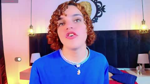 Snapshot of skyee_angel chatting on April 22, 8:32 pm Angel online show from April 22, 8:32 pm