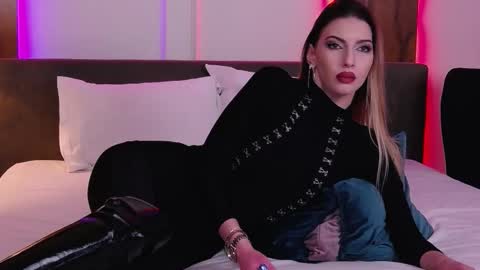 Snapshot of skylarspark chatting on November 14, 10:07 pm SkylarSpark online show from November 14, 10:07 pm