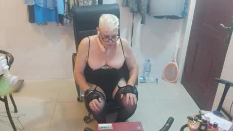 skylartgilf205565 online show from September 13, 9:36 pm