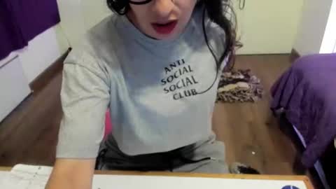 Snapshot of skylerwithe007 chatting on October 19, 1:17 am skyler online show from October 19, 1:17 am