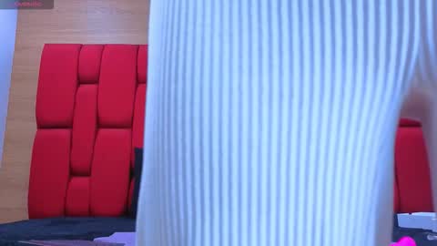 Skynny online show from November 5, 8:53 pm