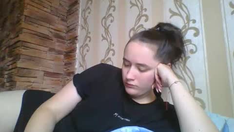 skyressie333 online show from November 23, 8:36 am