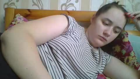 skyressie333 online show from February 5, 6:29 am